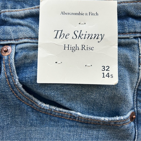 Abercrombie & Fitch High Rise Jeans with Vent Hem - Picture 3 of 11